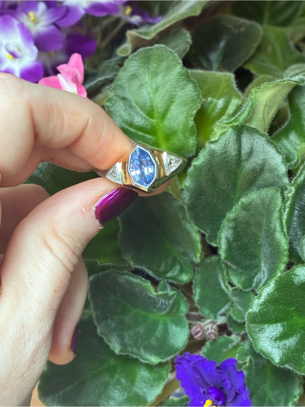 18k gold natural sapphire & diamond ring